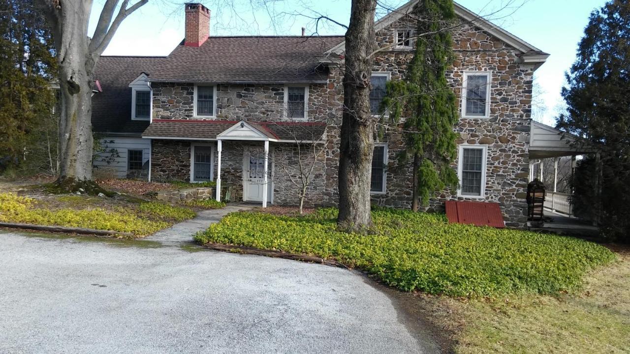 1732 Folke Stone Bed And Breakfast West Chester Exterior foto