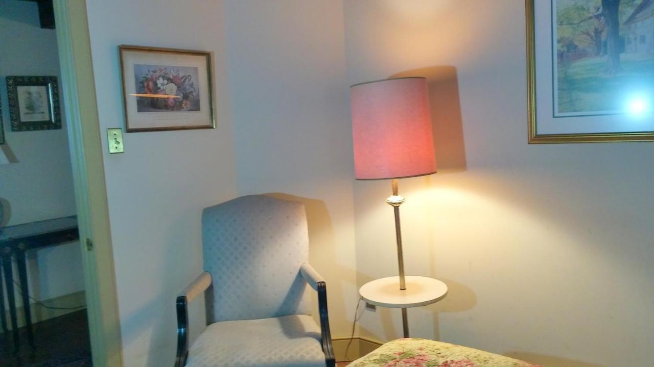 1732 Folke Stone Bed And Breakfast West Chester Exterior foto